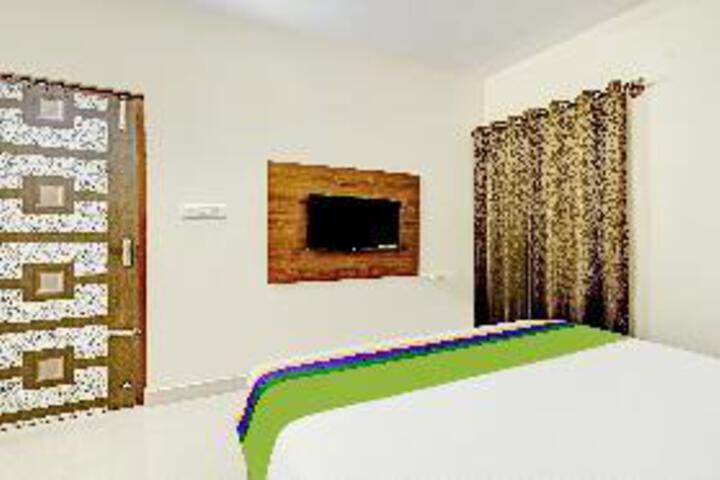 Room 17 of 28