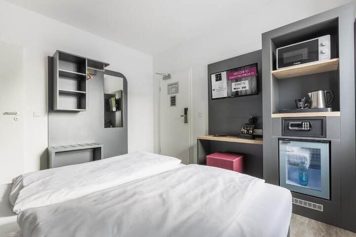 Room 34 of 48