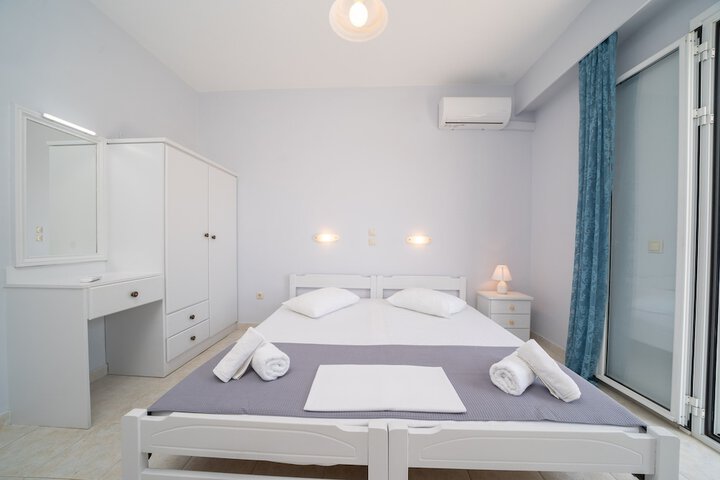 Room 15 of 59