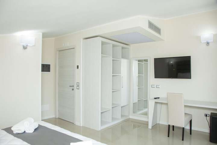 Room 19 of 62