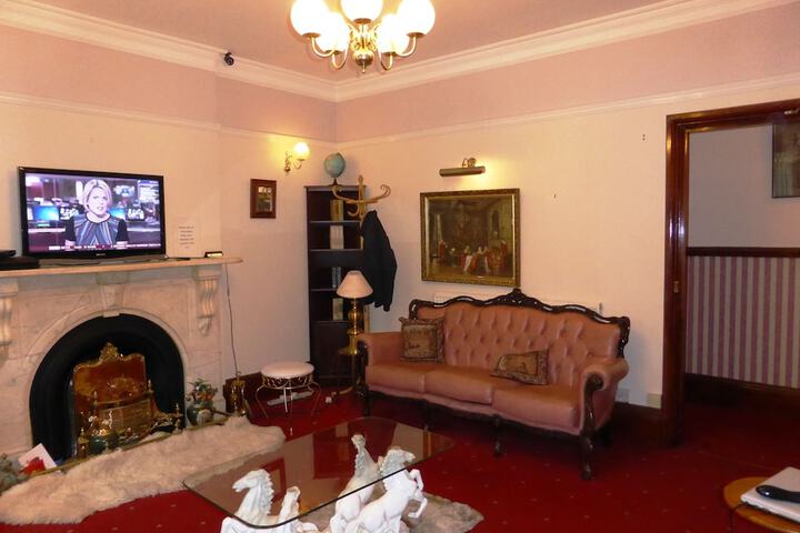 Lounge 18 of 20