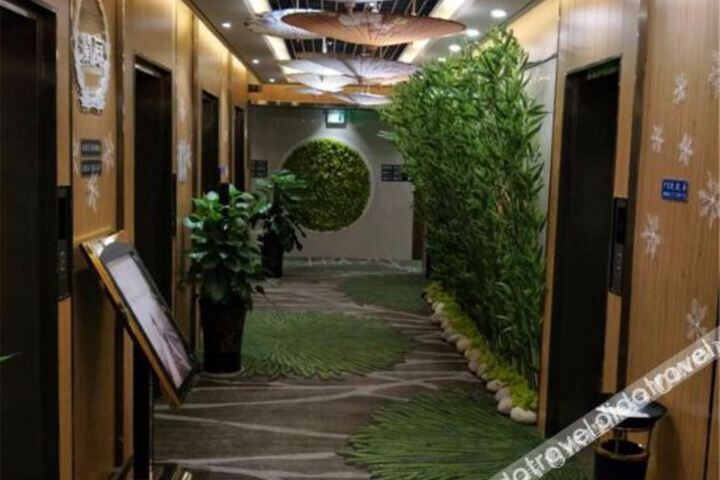 Hotel Interior 17 of 39