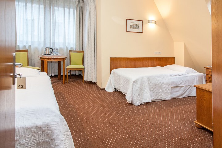 Room 8 of 31