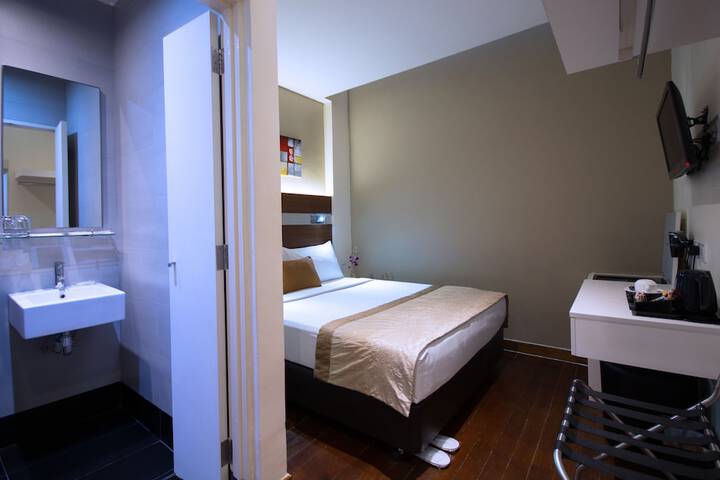 Room 10 of 56