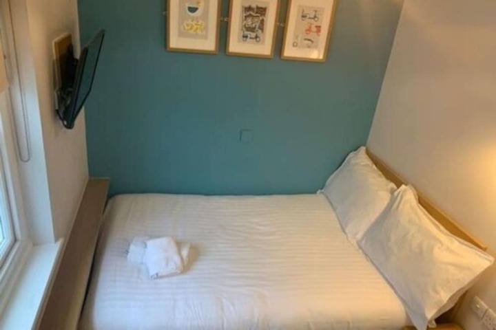 Room 21 of 80