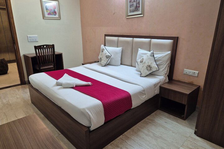 Room 8 of 36