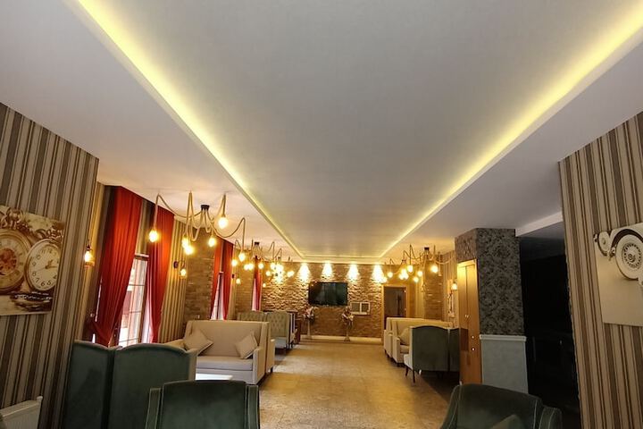 Entrance & Lobby