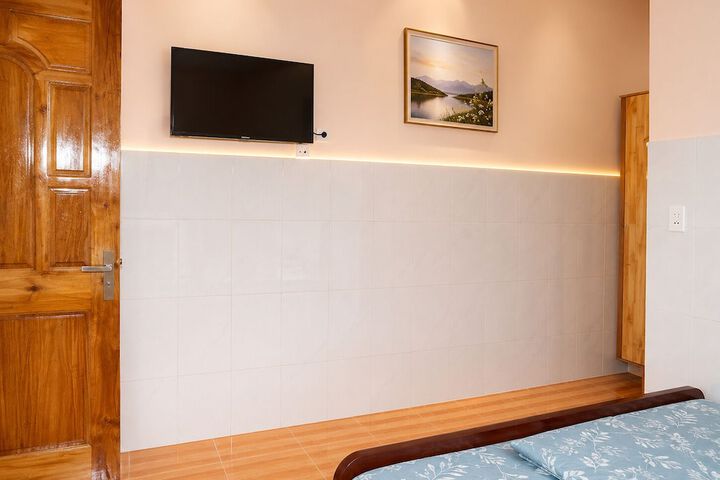 Room 8 of 20