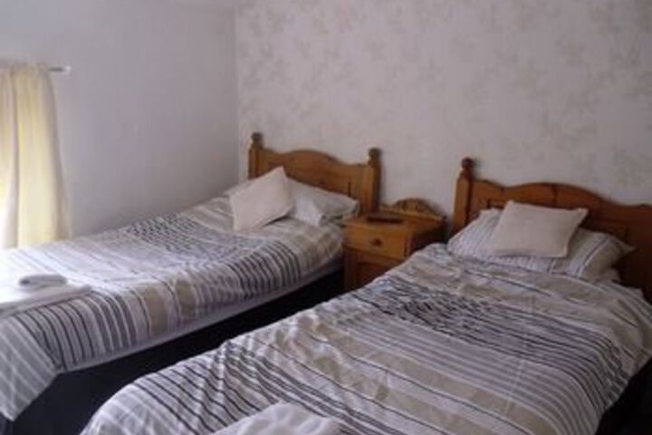 Room 8 of 16