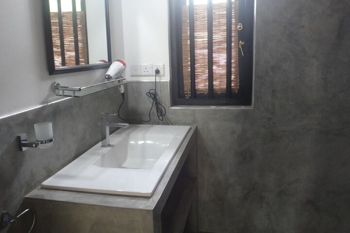 Room 6 of 30