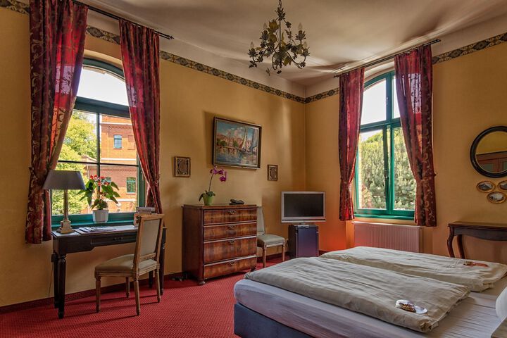 Room 7 of 73