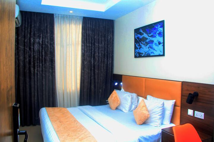 Room 7 of 26