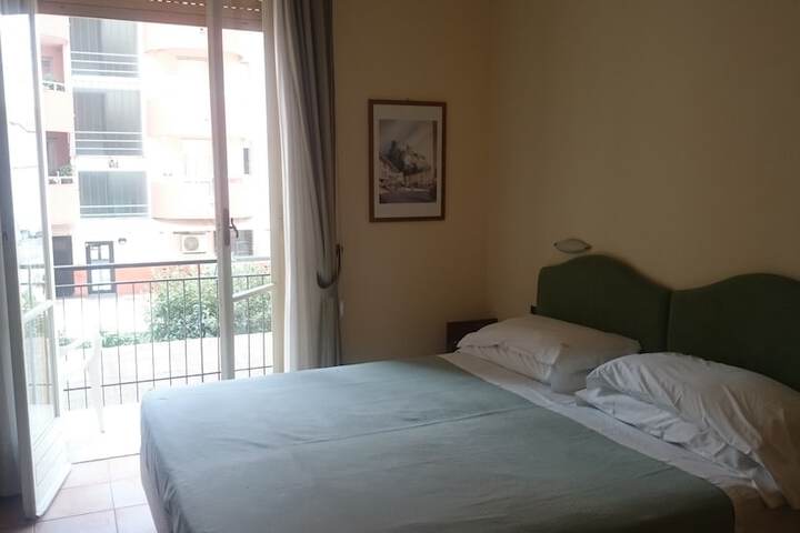Room 16 of 37