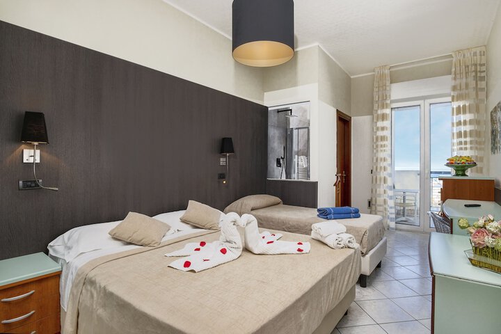 Room 7 of 53