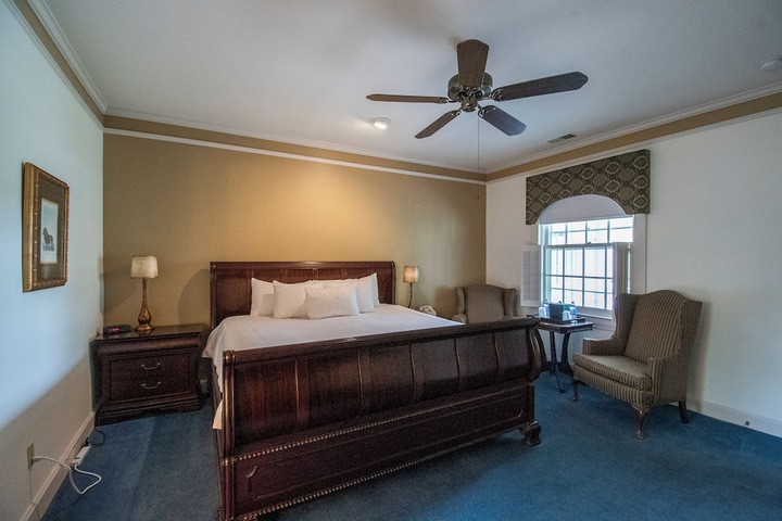 Room 44 of 75