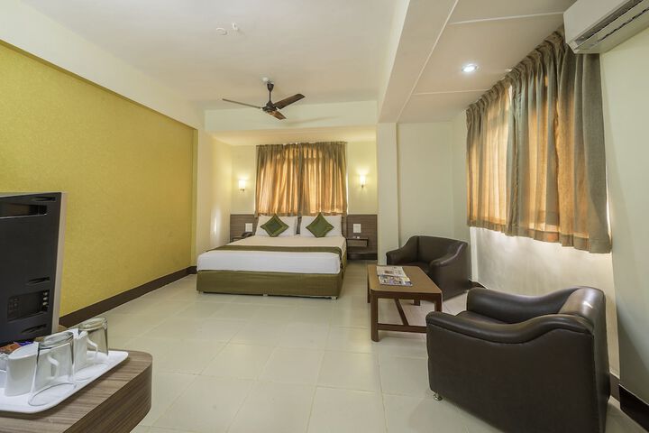 Room 12 of 53