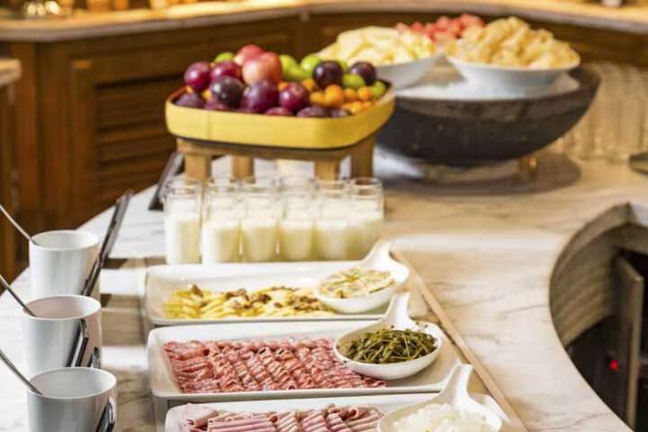 Breakfast/Coffee Service 54 of 82