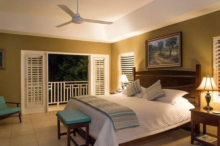 Room 4 of 23