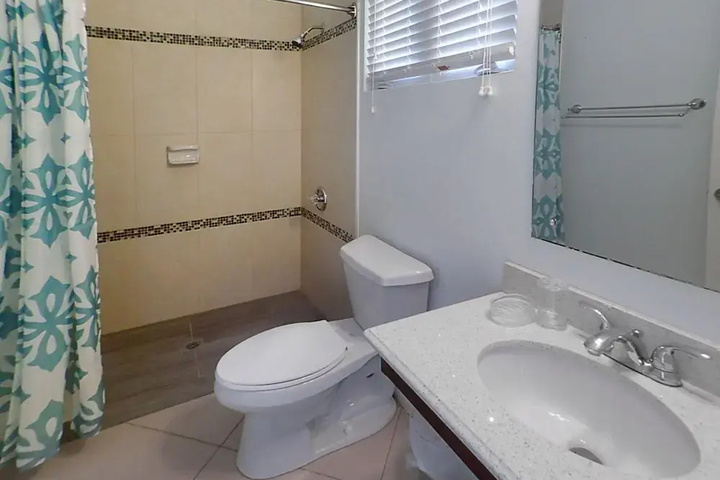 Room 8 of 16
