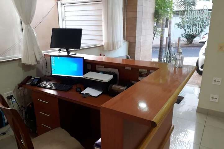 Business Center 7 of 10