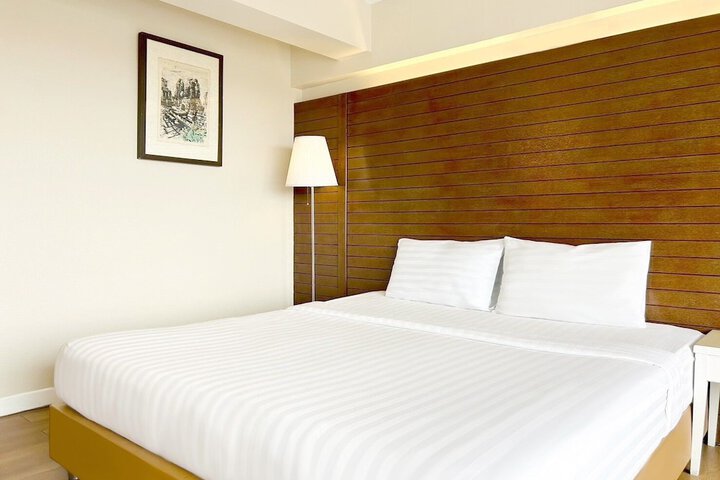 Room 15 of 28