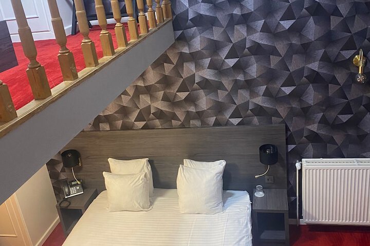 Room 4 of 58