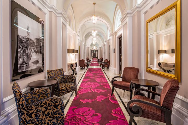 Ballroom/Hall 89 of 112