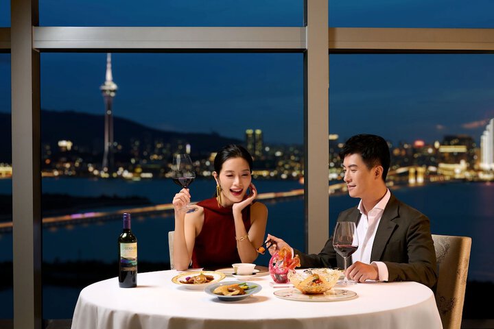 Dining 59 of 87