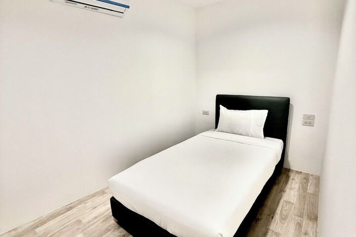 Room 26 of 60
