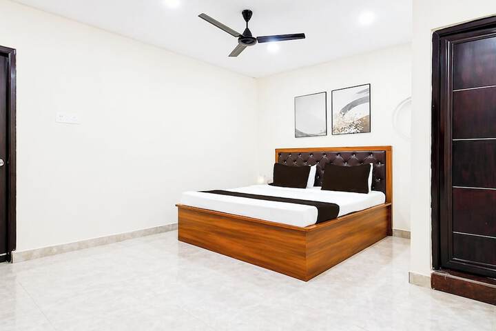 Room 2 of 4