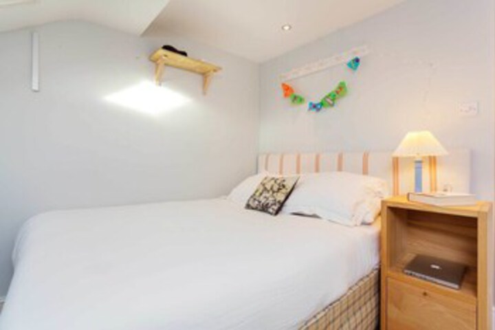 Room 16 of 24