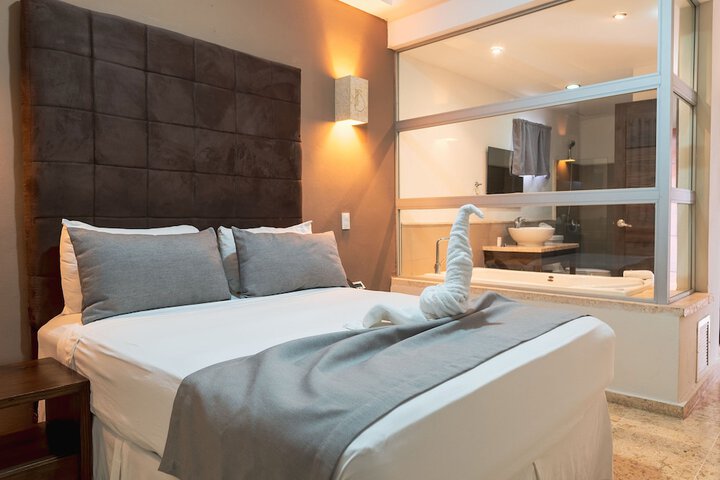 Room 3 of 37