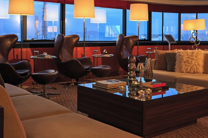 Lounge 135 of 184