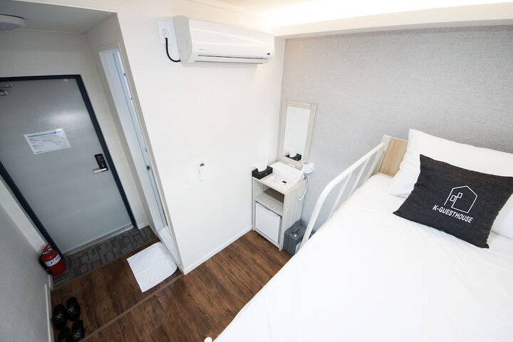 Room 11 of 44