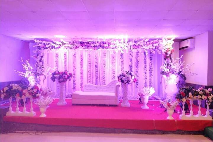 Ballroom/Hall 38 of 44