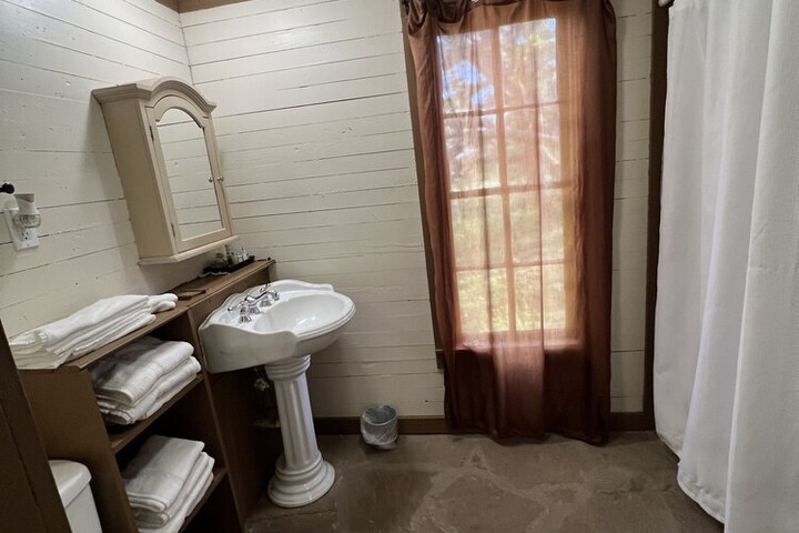 Room 93 of 500