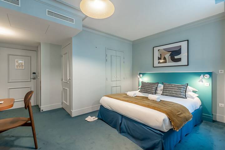 Room 15 of 30