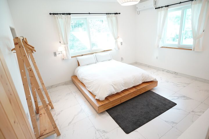 Room 4 of 42