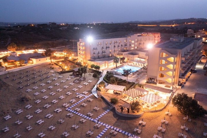 Hotel 85 of 89