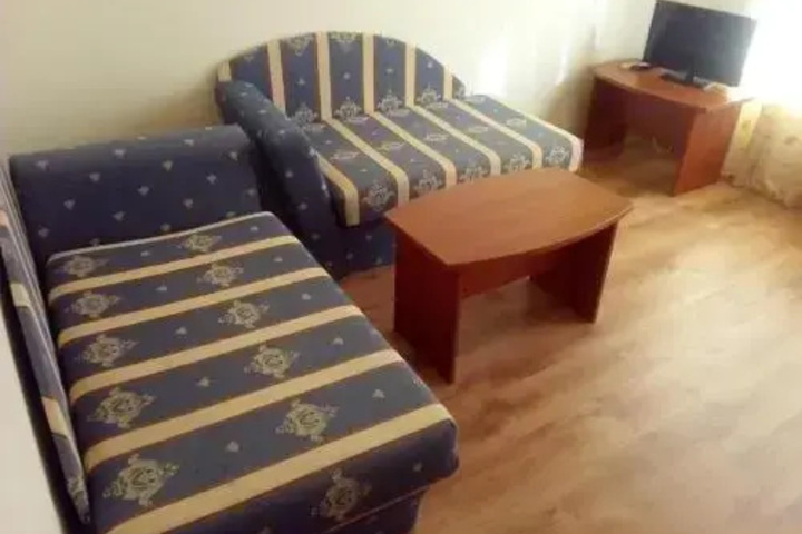 Room 4 of 38