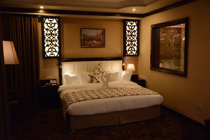 Room 18 of 43