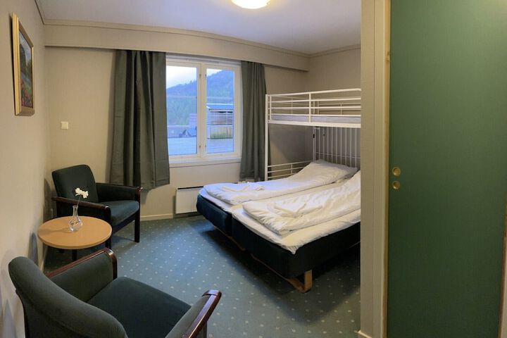 Room 3 of 25