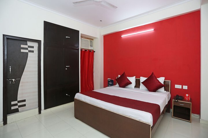Room 12 of 25