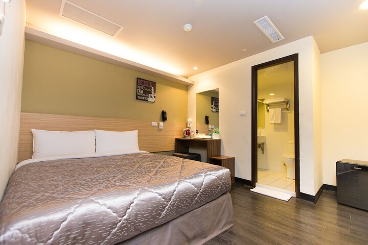 Room 8 of 29