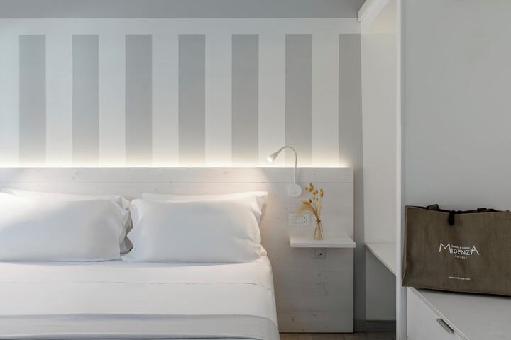 Room 12 of 91