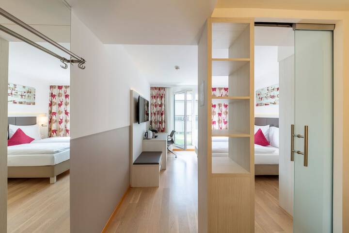 Room 17 of 125