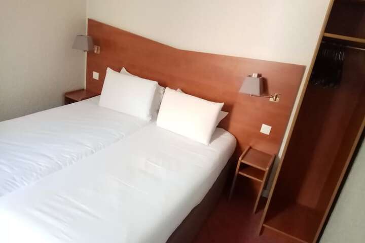 Room 21 of 45