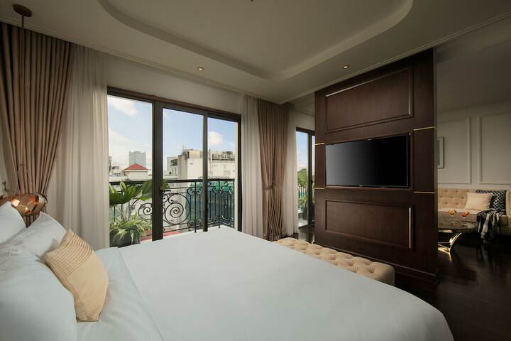 Room 25 of 144