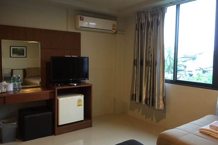 Room 16 of 33