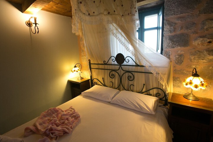 Room 10 of 68